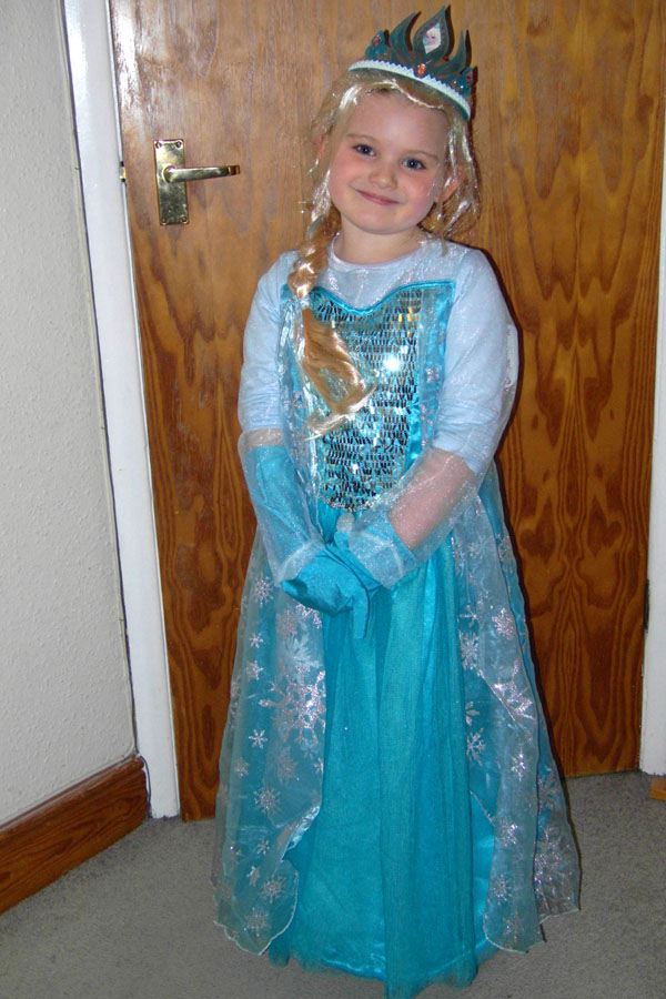 [Emma as Elsa]