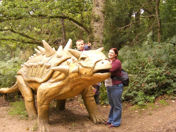 [Marnie and Tom meet a dinosaur]