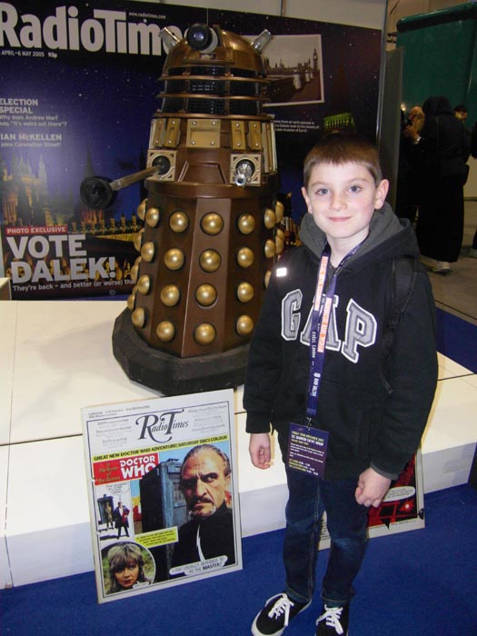 [Tom evades a Dalek]